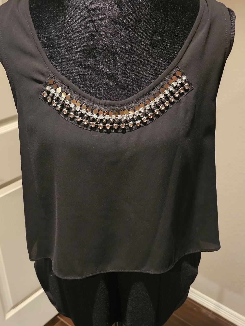 Jessica Simpson Black Sleeveless Embellished Neckline Camisole